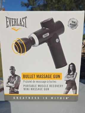 Everlast Black and White Bullet Massage Gun
